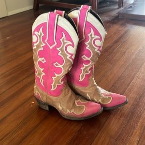 Pretty pink 7 1/2 Lane cowboy boots